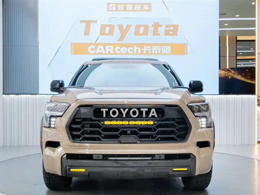 Toyota Sequoia 2025 — фото 1