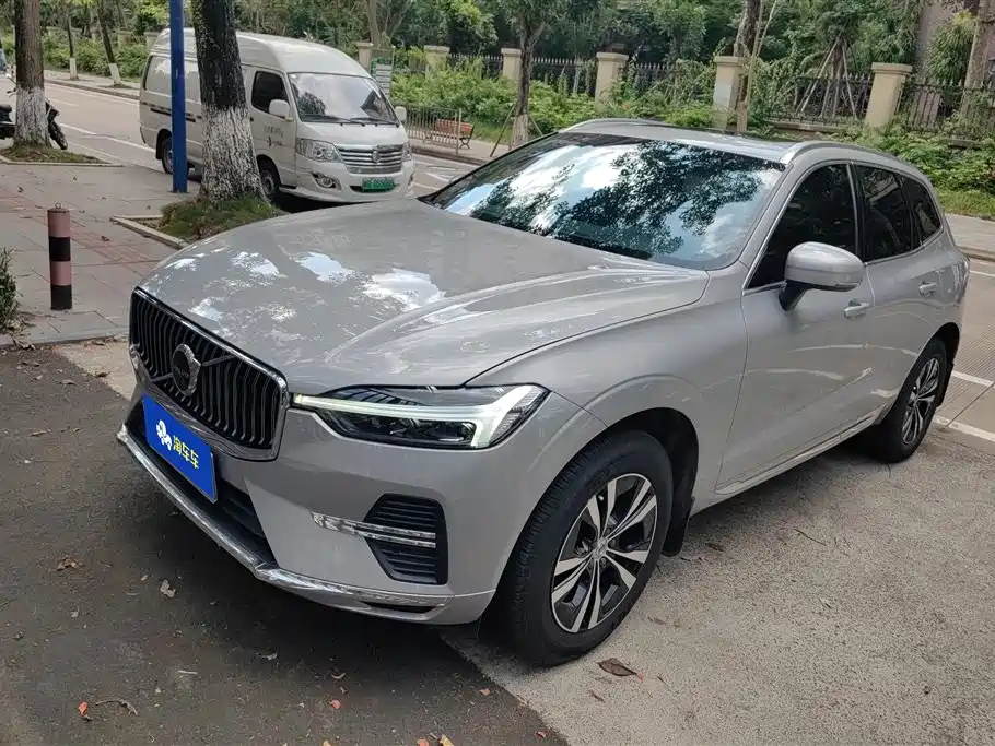Volvo XC60 2022 — фото 2