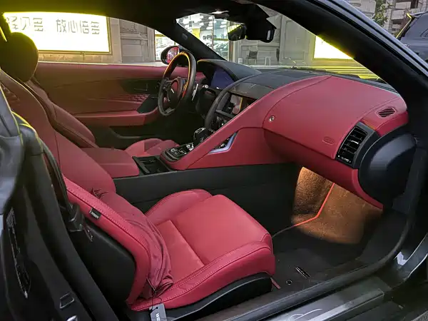 Jaguar F-TYPE 2024