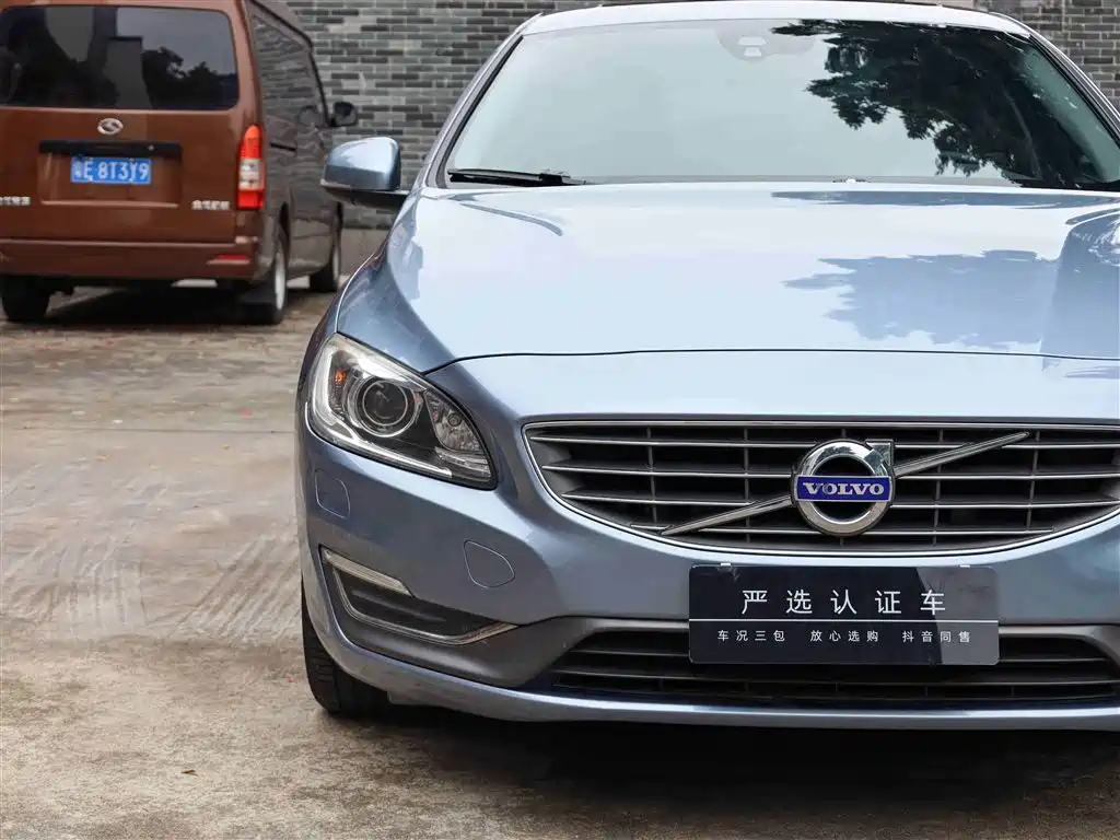 Volvo S60 2017 — фото 21