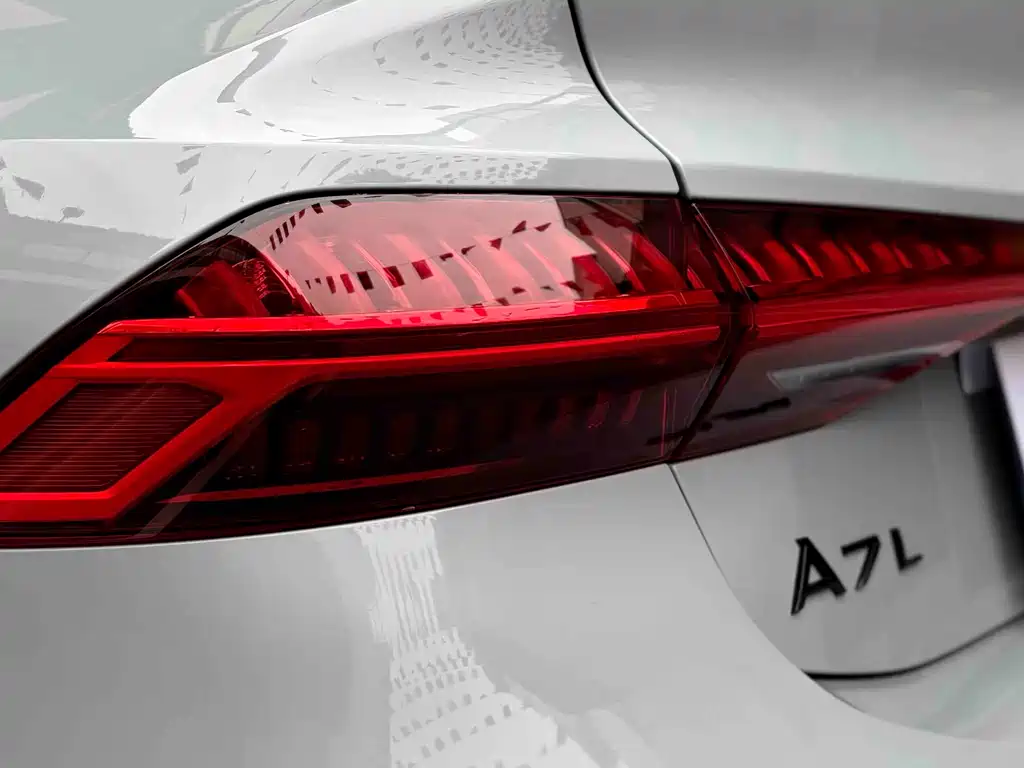 Audi A7L 2025 — фото 15