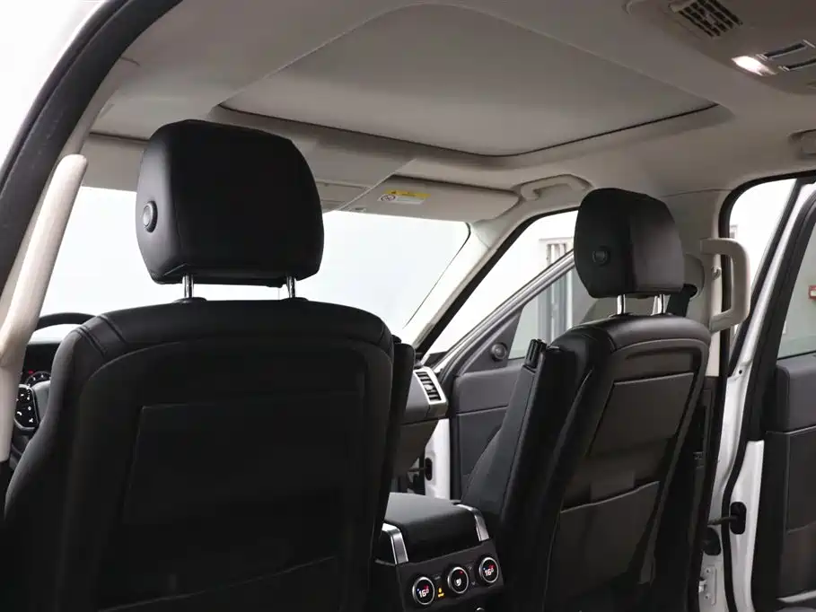 Land Rover Discovery 2020 — фото 20