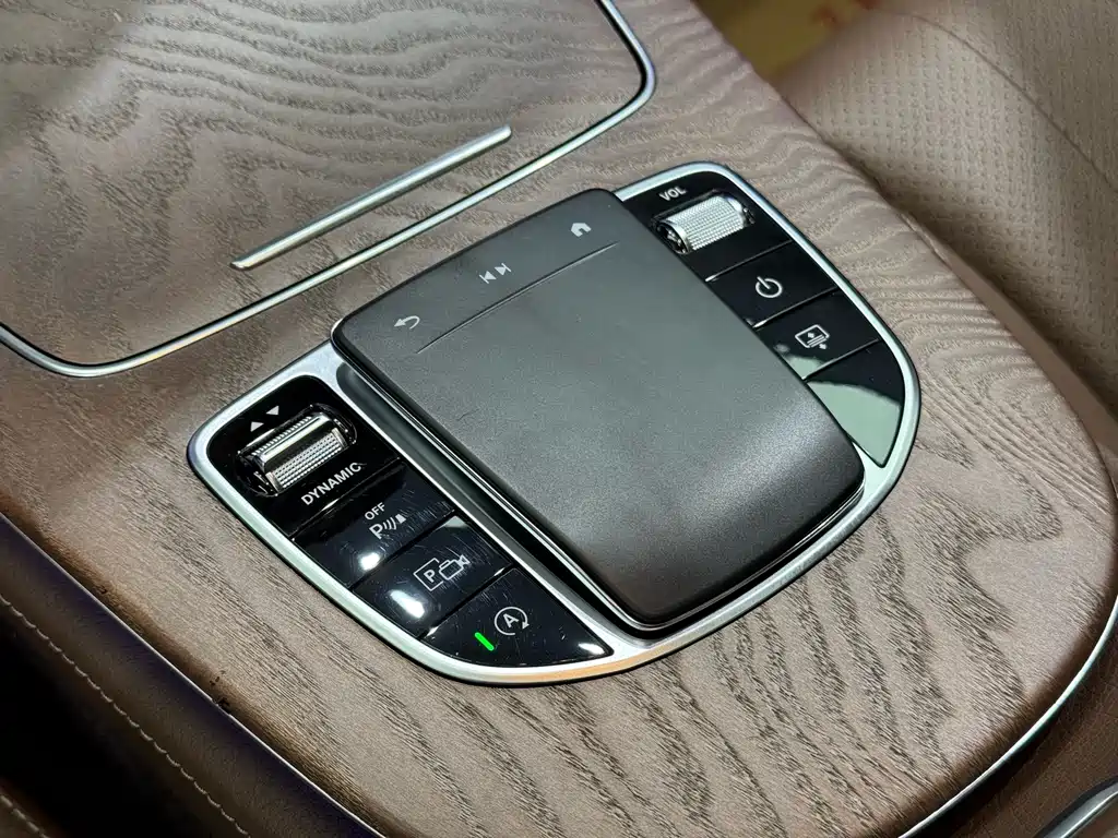 Mercedes-Benz E-Class 2023 — фото 14