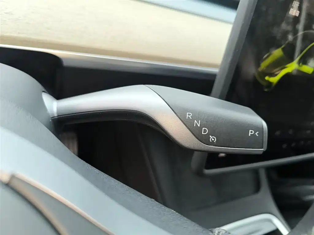 Tesla Model Y 2022 — фото 14