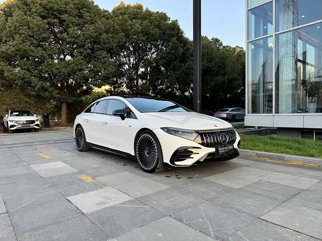 Mercedes-Benz EQS AMG 2026 — фото 3