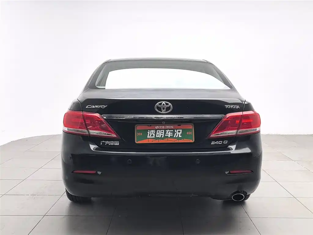 Toyota Camry 2010 — фото 4