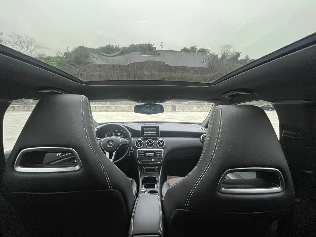 Mercedes-Benz A-Class 2015 — фото 12