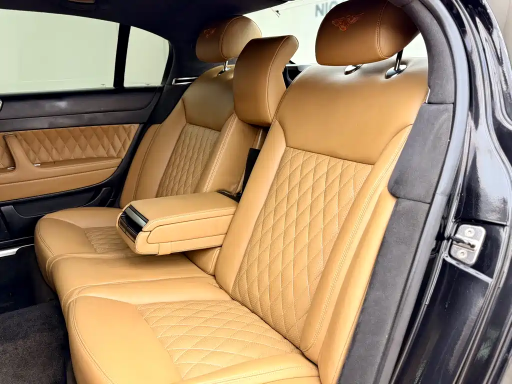 Bentley Flying Spur 2010 — фото 19