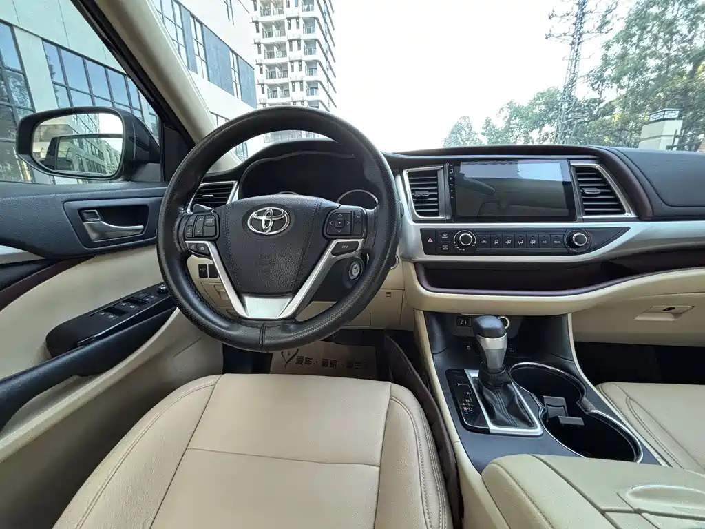 Toyota Highlander 2017 — фото 7