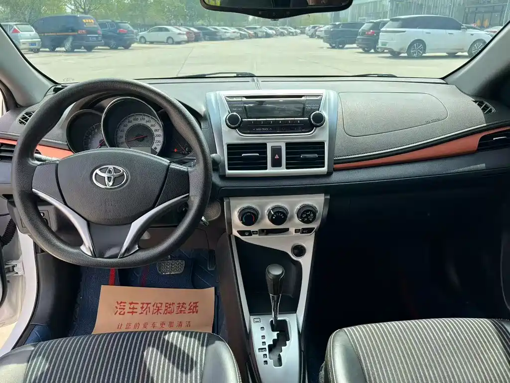 Toyota Yaris L 2016 — фото 6