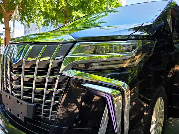 Toyota Alphard 2012