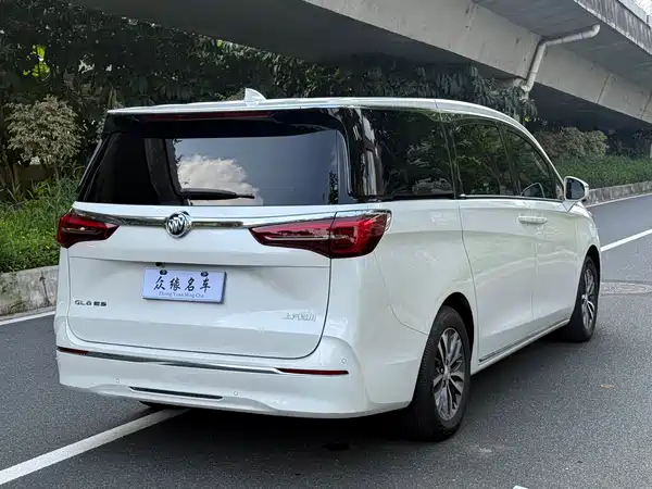Buick GL8 2023