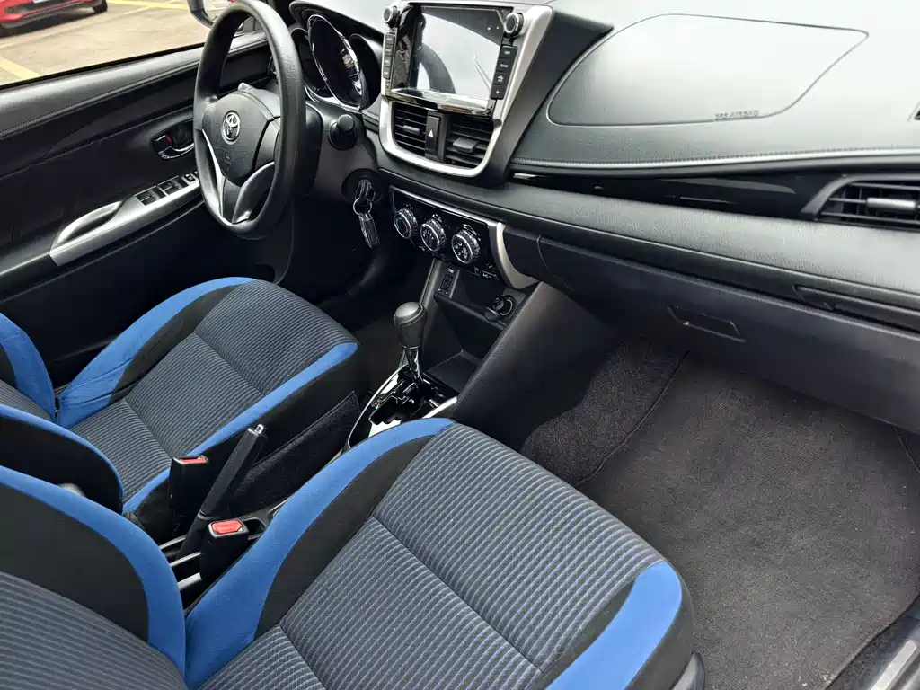 Toyota Yaris L 2019 — фото 12