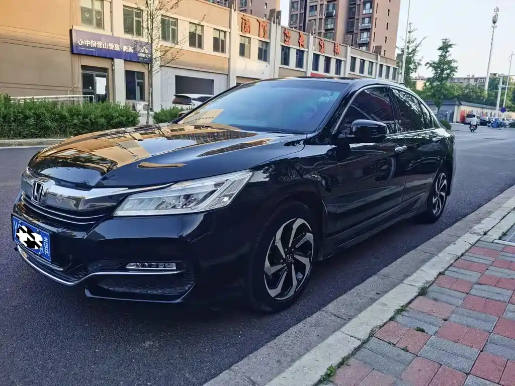 Honda Accord 2017 — фото 1