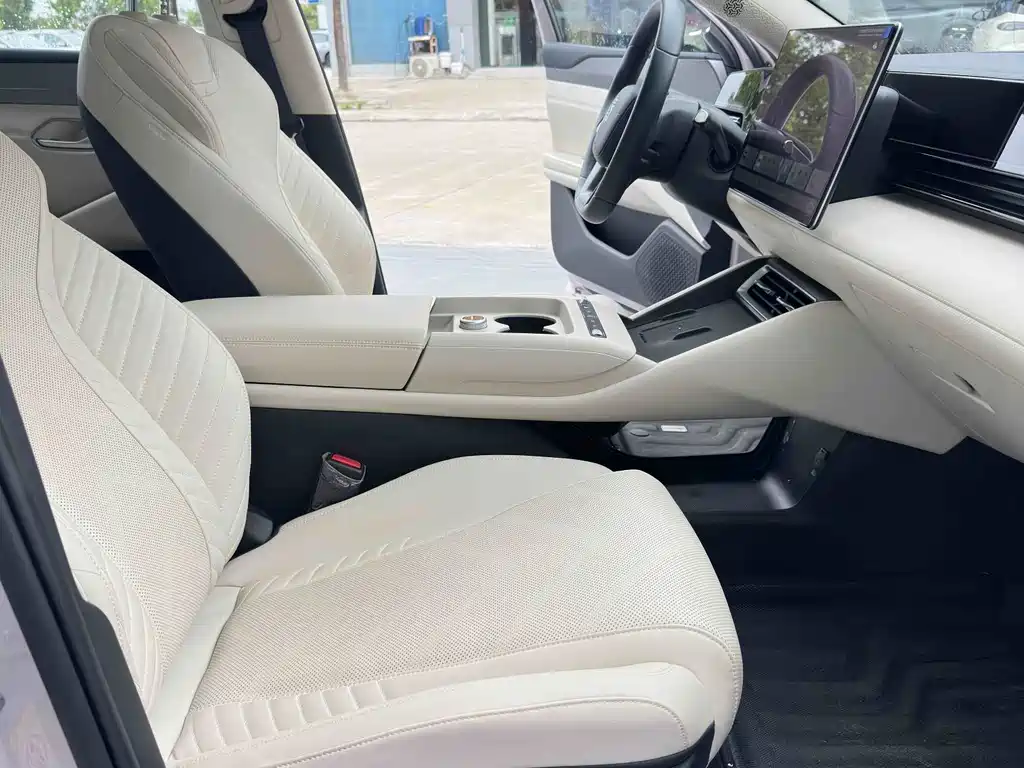 BYD Qin L 2025 — фото 12