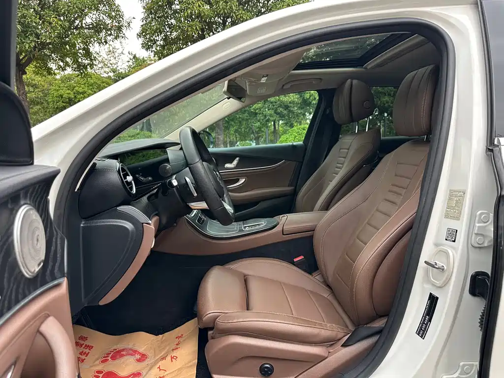 Mercedes-Benz E-Class 2019 — фото 11