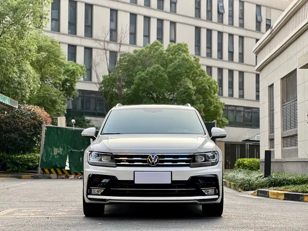 Volkswagen Tiguan L 2021 — фото 2