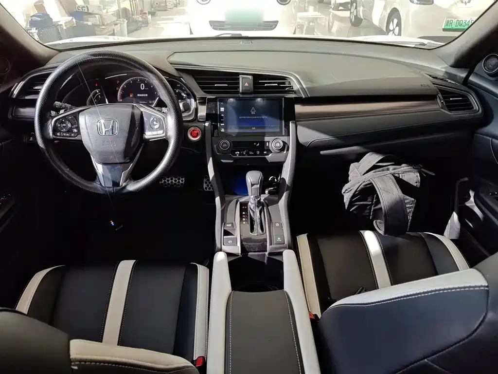 Honda Civic 2022 — фото 10