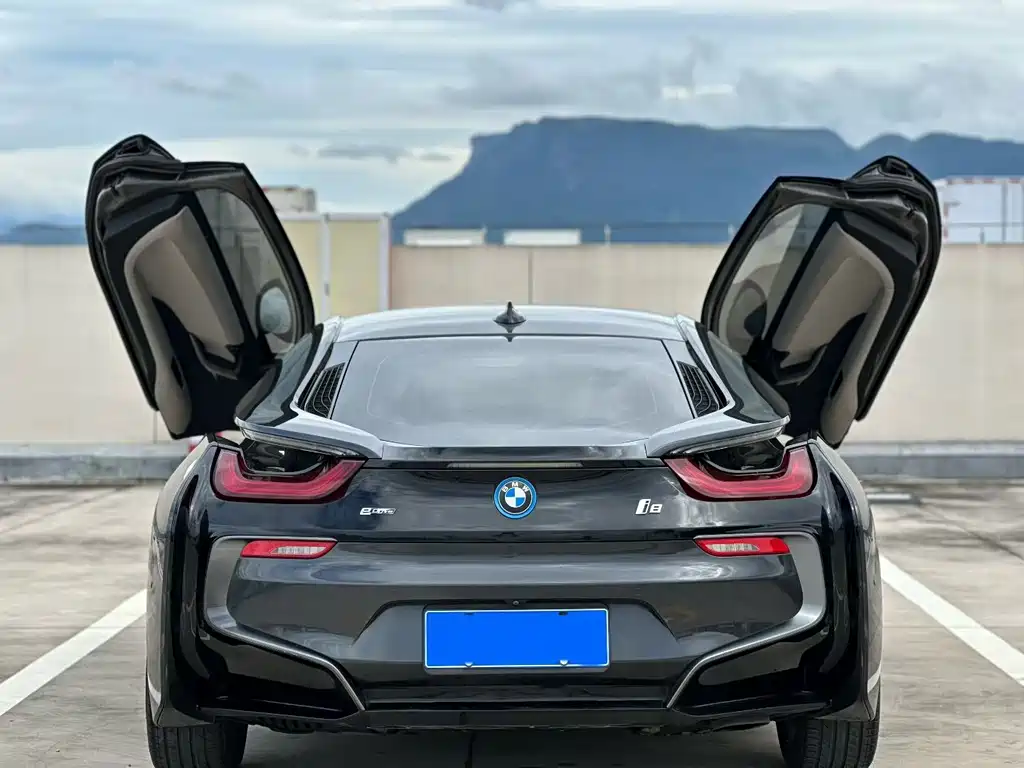 BMW i8 2016 — фото 8
