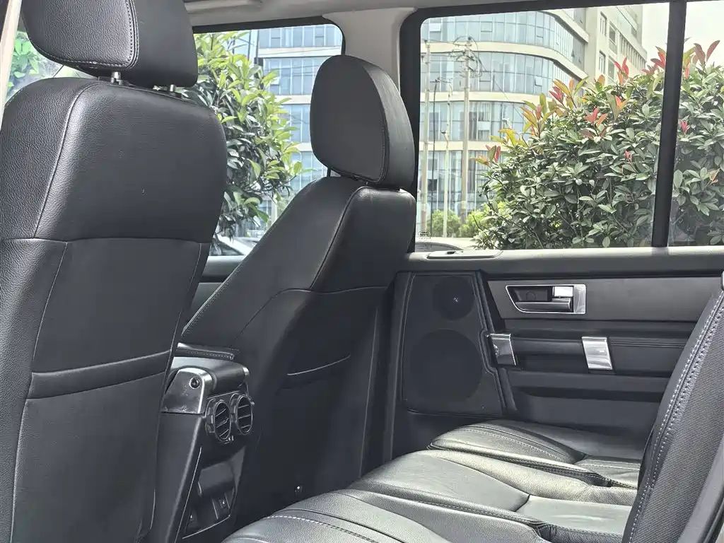 Land Rover Discovery 2015 — фото 4