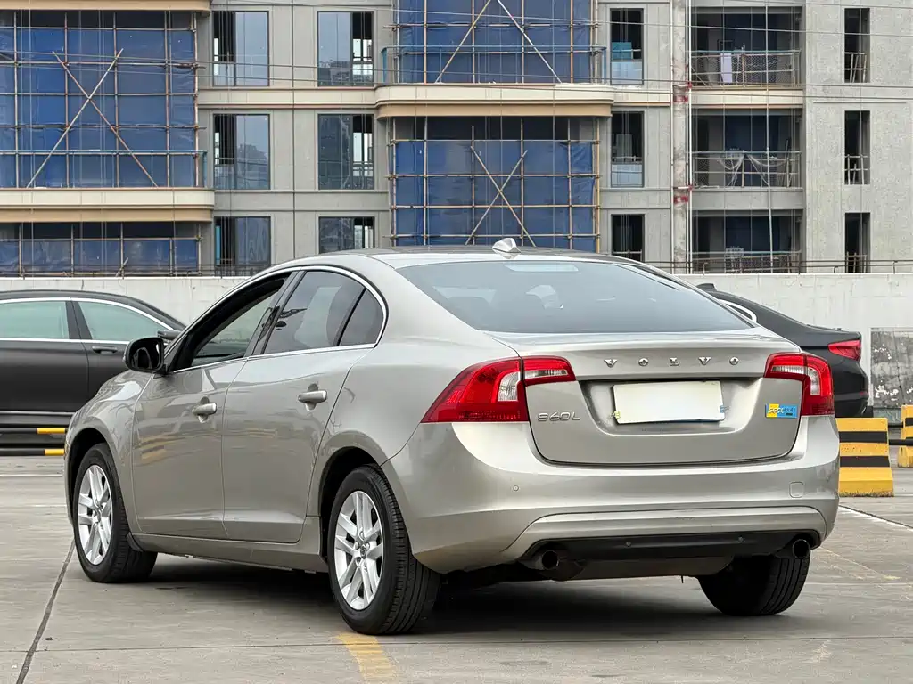 Volvo S60 2016 — фото 6