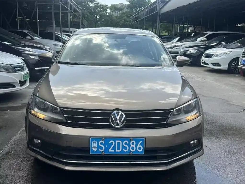 Volkswagen Sagitar 2016