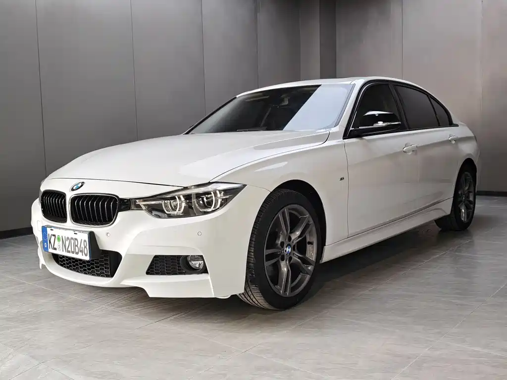 BMW 3 Series 2018 — фото 1