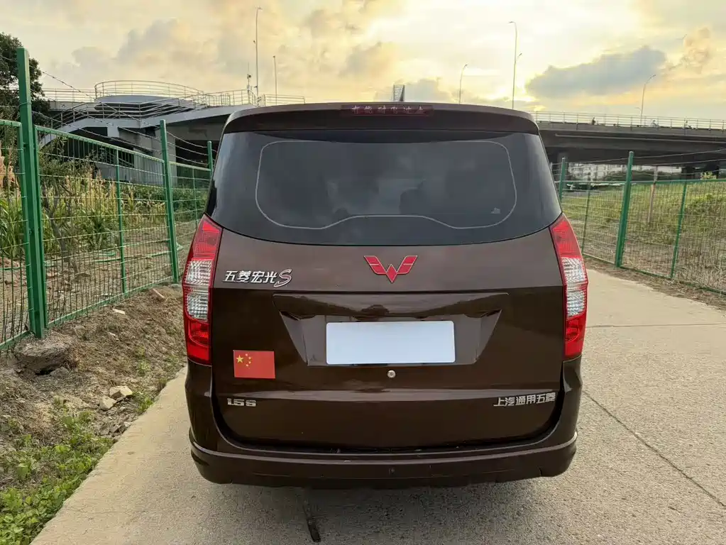 Wuling Hongguang 2018 — фото 16