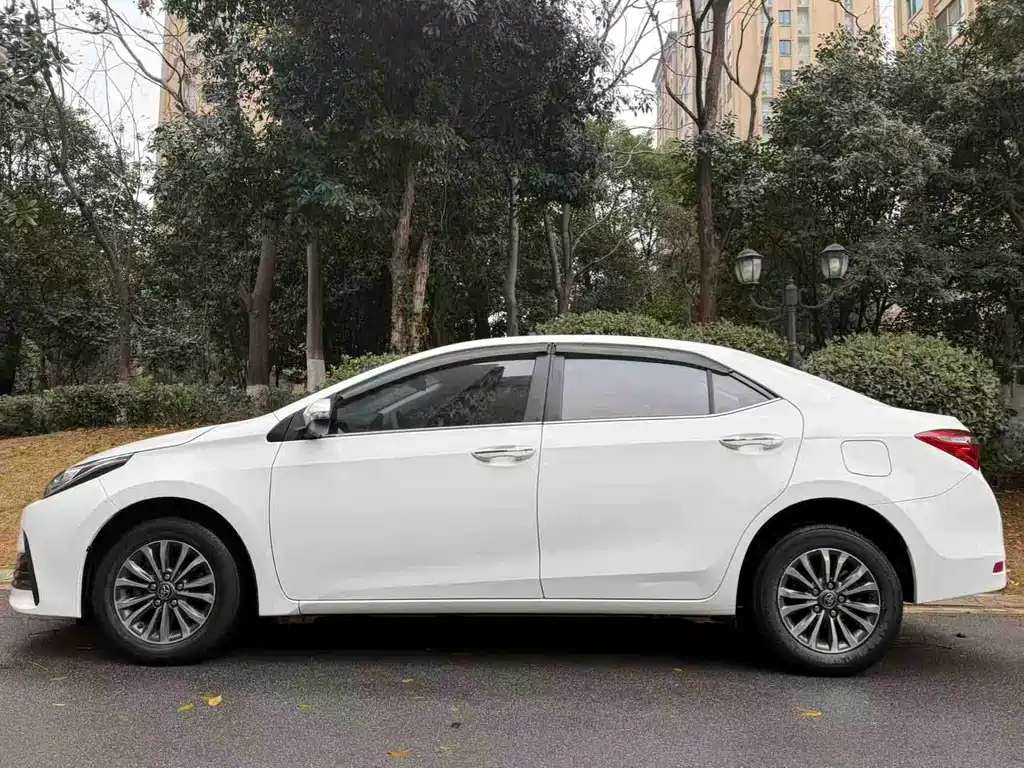 Toyota Corolla 2019 — фото 3