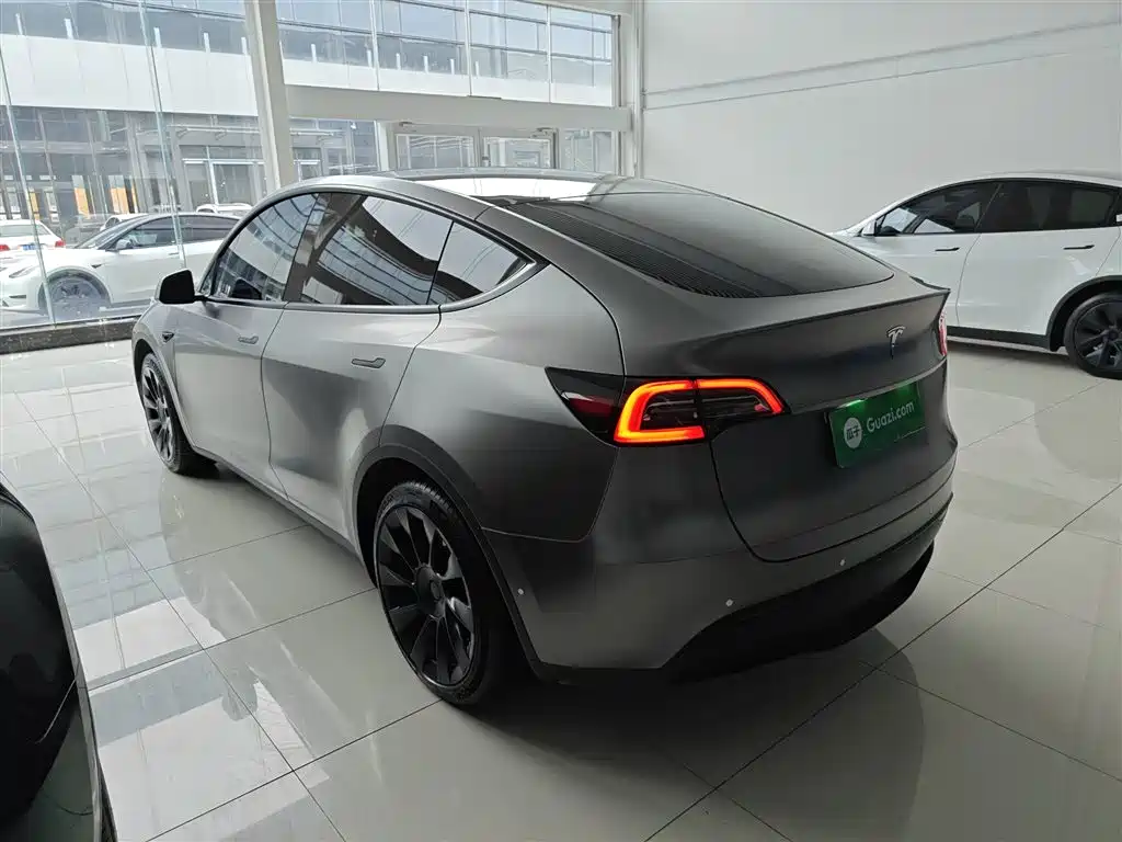 Tesla Model Y 2023 — фото 23