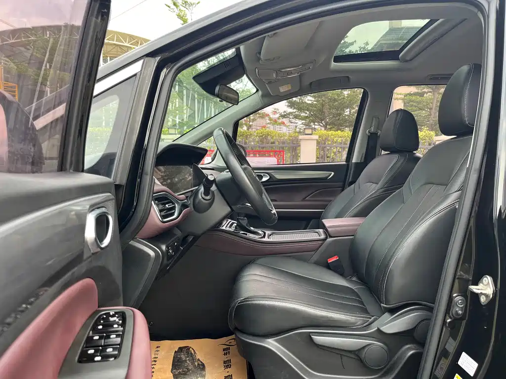 GAC Motor Trumpchi M6 2021 — фото 36