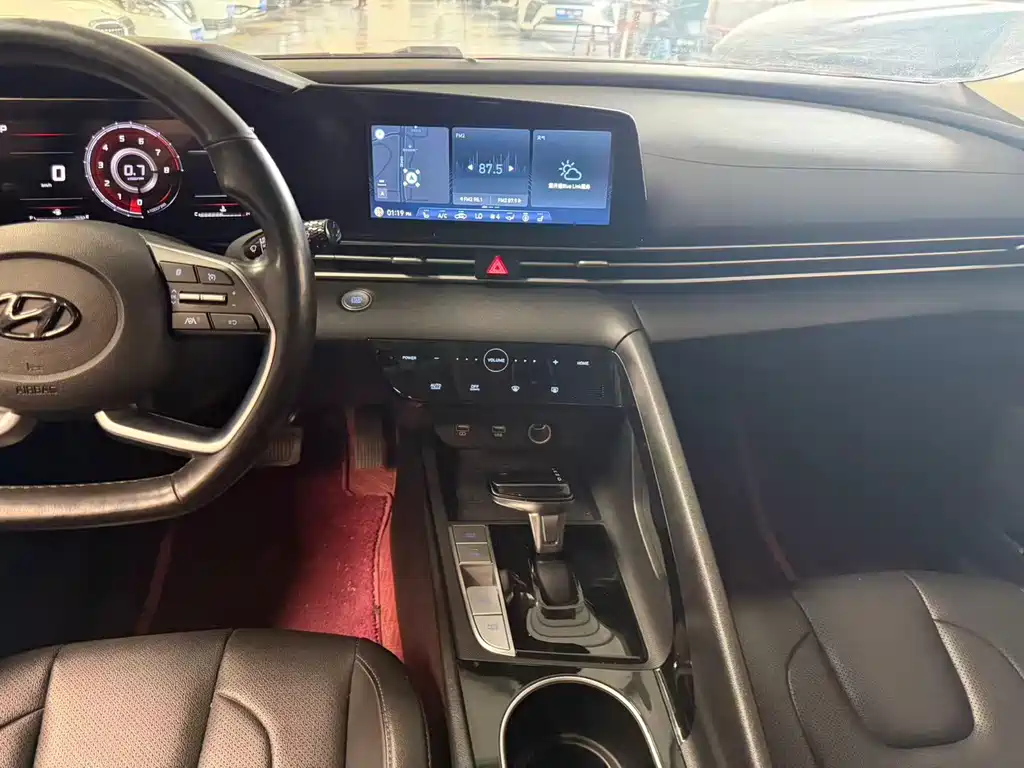 Hyundai Elantra 2021 — фото 10
