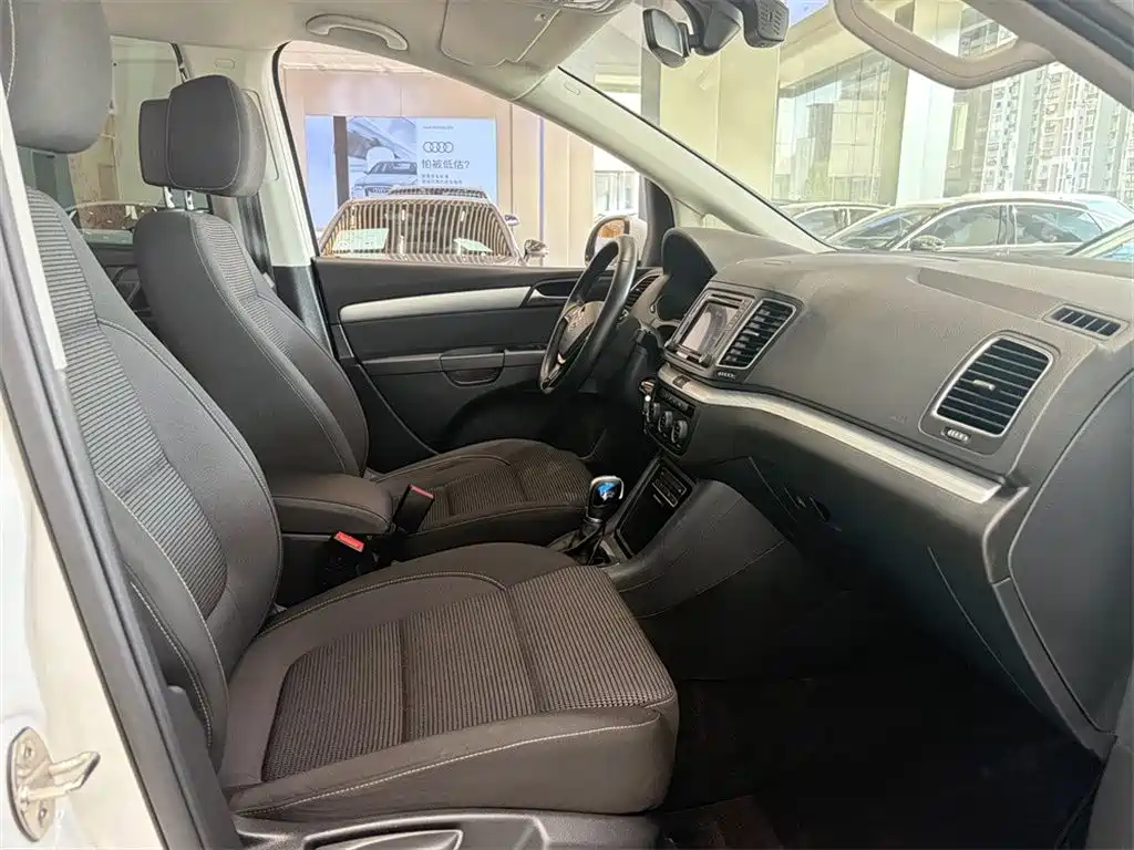 Volkswagen Sharan 2018 — фото 13