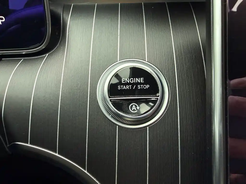Mercedes-Benz C-Class 2023 — фото 11