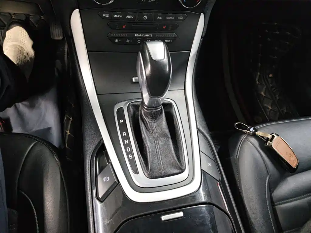 Ford Edge 2018 — фото 14