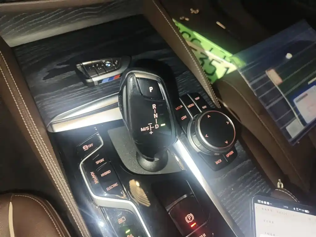 BMW 5 Series New Energy 2021 — фото 14