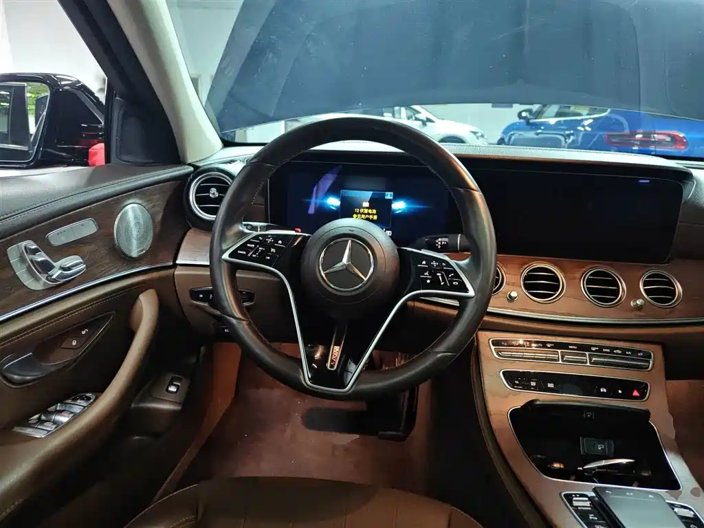 Mercedes-Benz E-Class 2023 — фото 17