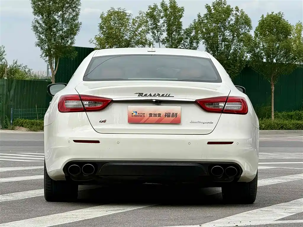 Maserati Quattroporte 2017 — фото 21