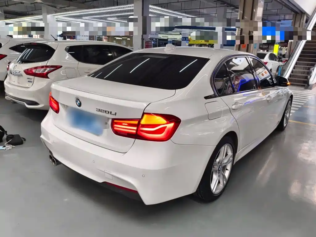 BMW 3 Series 2018 — фото 5