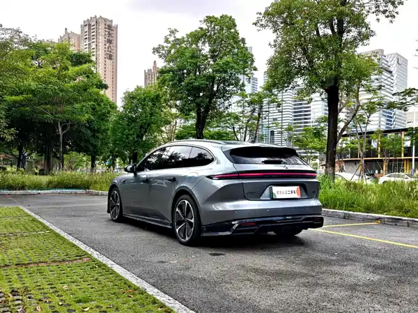 NIO ET5T 2025