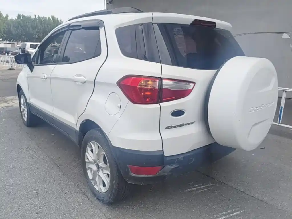 Ford EcoSport 2015 — фото 5