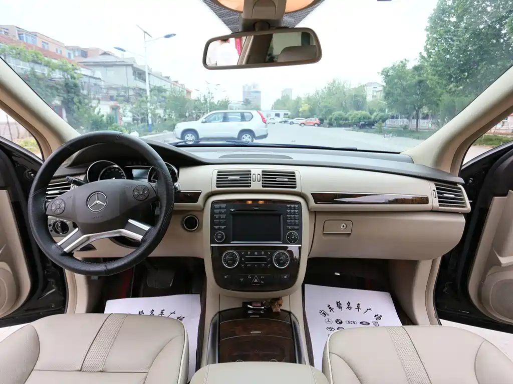 Mercedes-Benz R-Class 2011 — фото 13