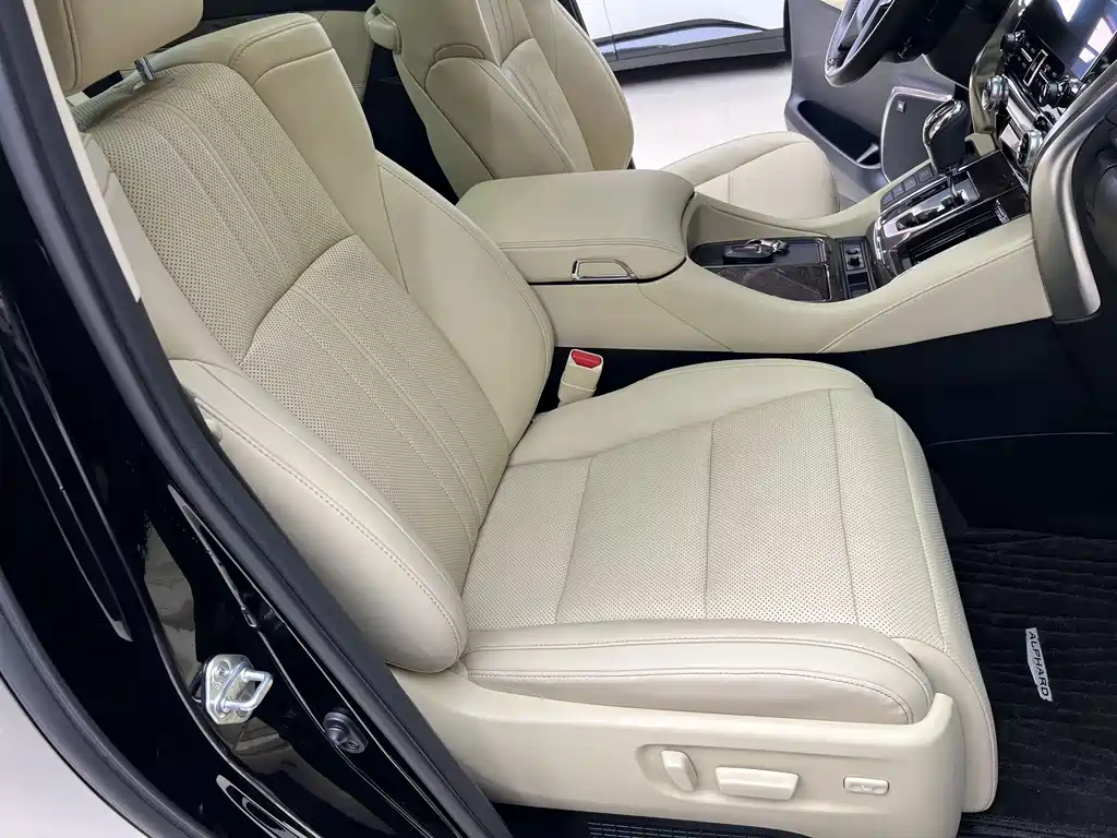 Toyota Alphard 2023 — фото 23