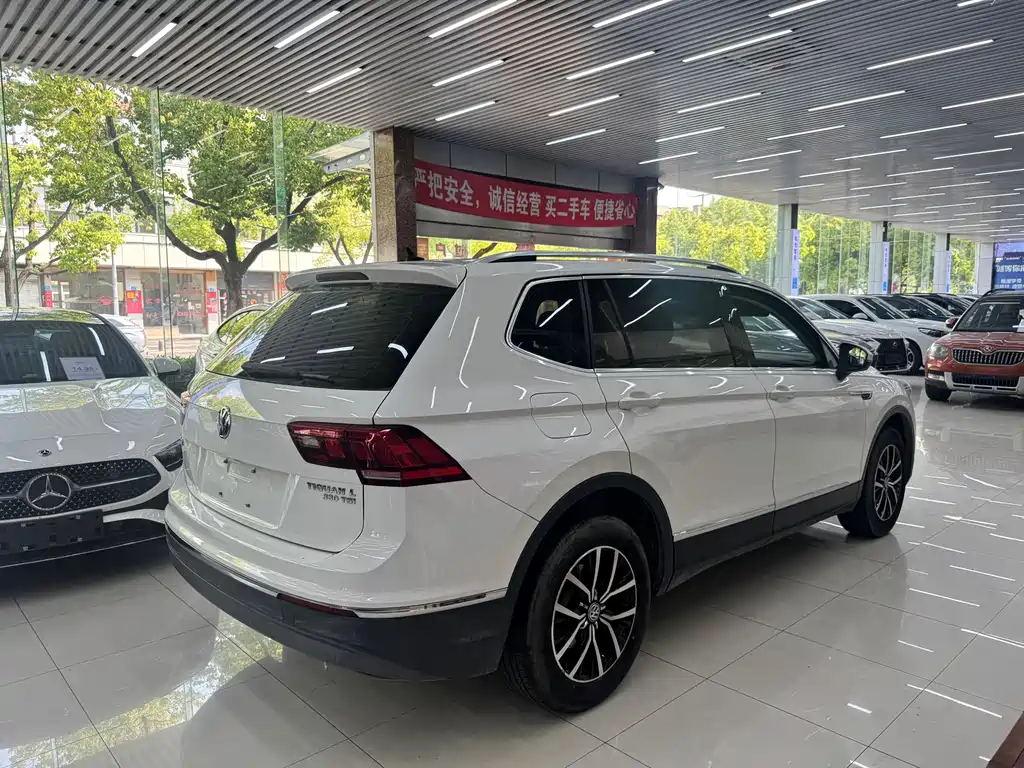 Volkswagen Tiguan L 2018 — фото 6
