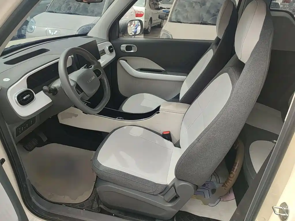 Geely Galaxy Panda 2025 — фото 15
