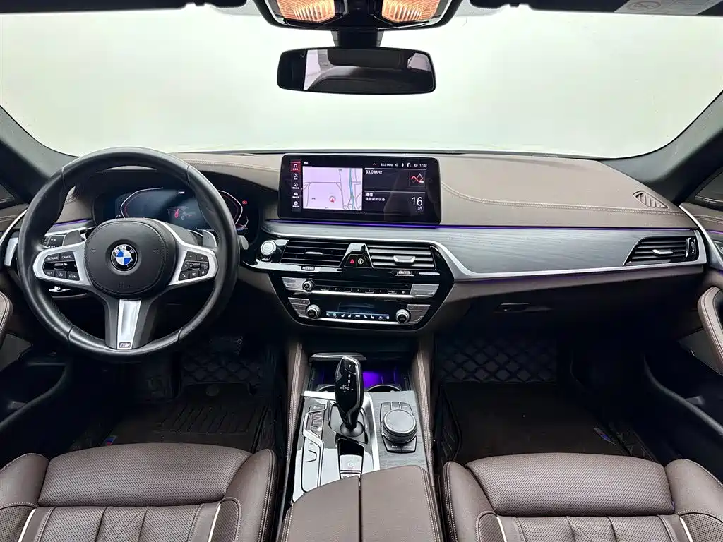 BMW 5 Series 2021 — фото 10