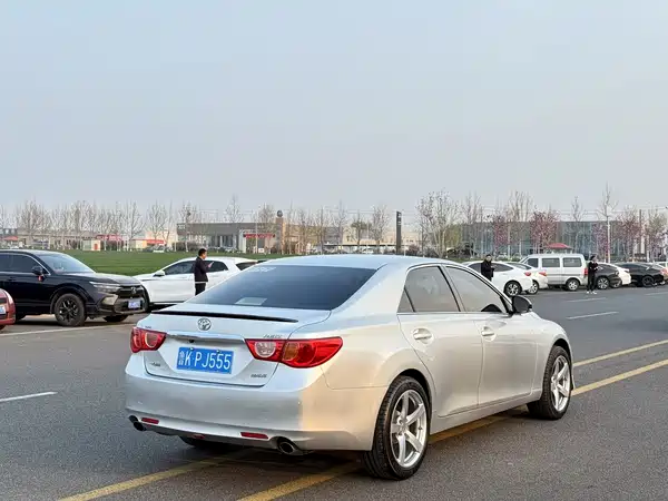 Toyota Reiz 2011