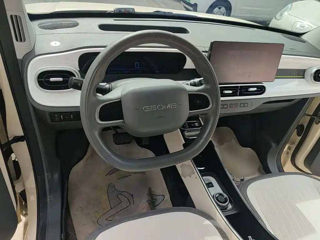 Geely Galaxy Panda 2025 — фото 11