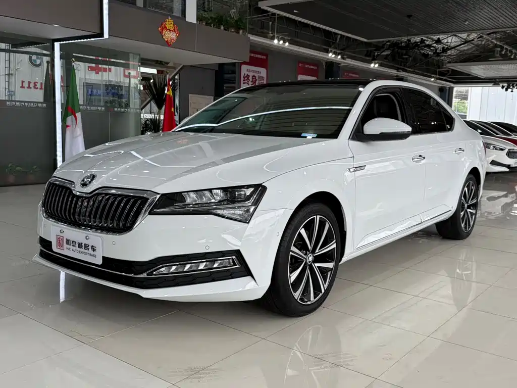Skoda Superb 2023 — фото 1