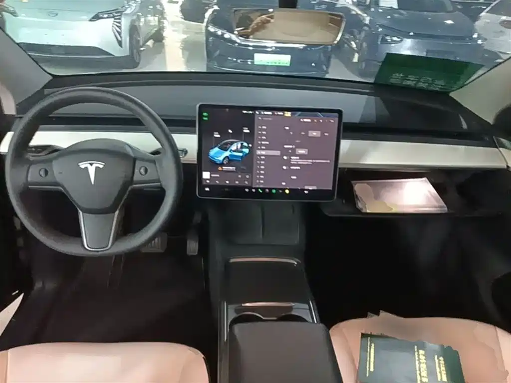 Tesla Model Y 2023 — фото 10